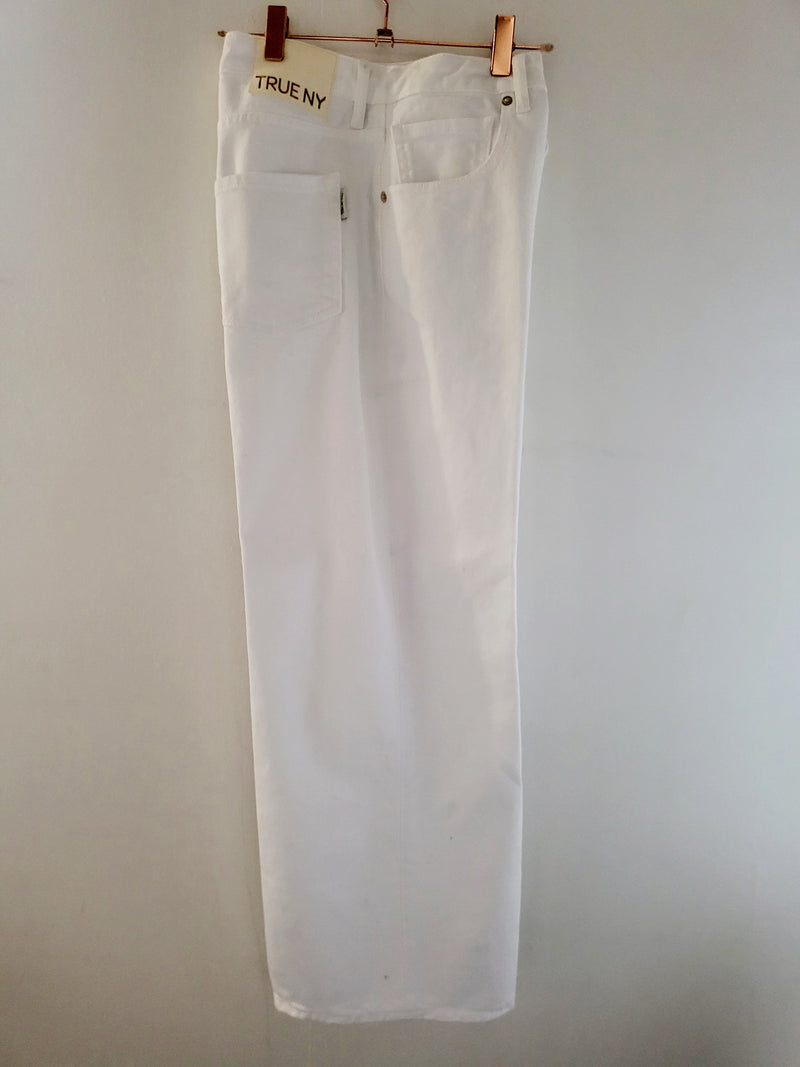 White jeans trousers