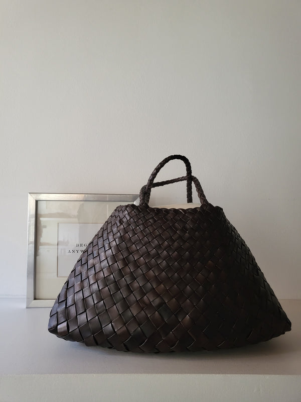 Woven bag in leather