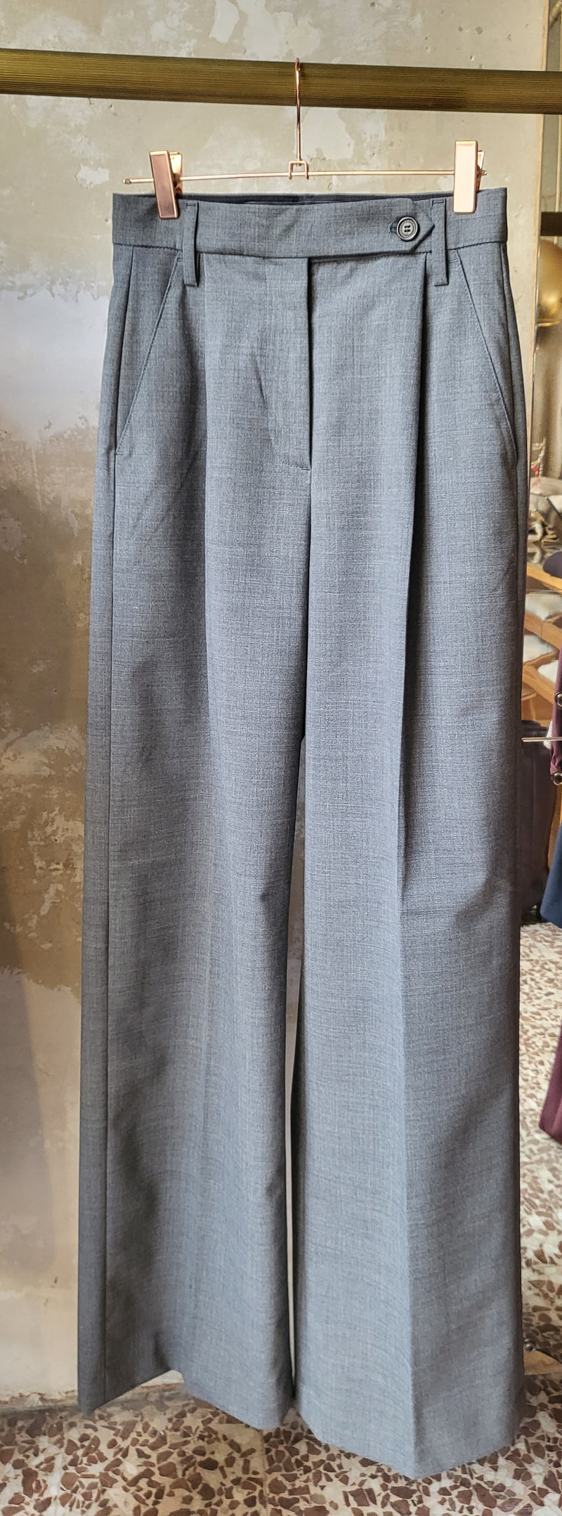 Pantalone con pinces grigio