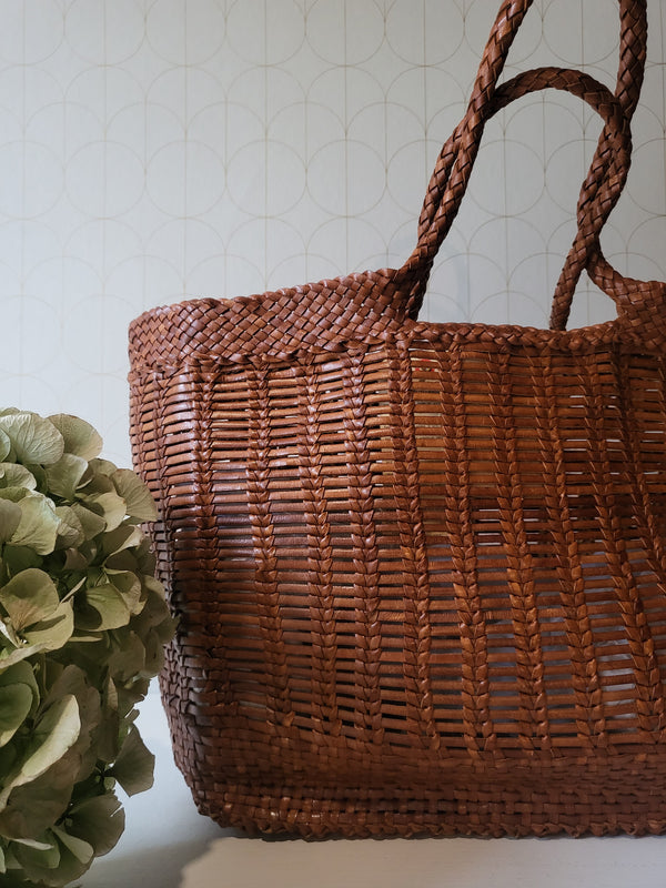 Bag in woven leather