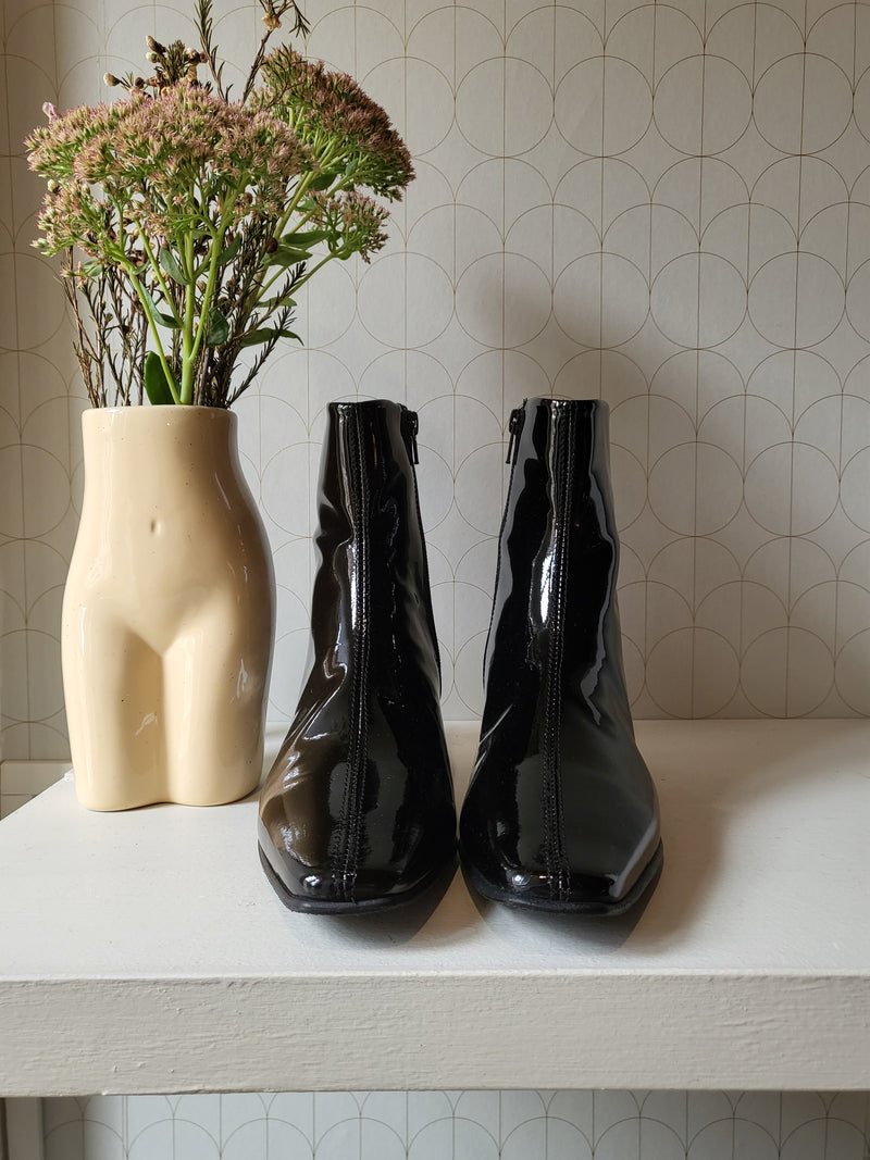 Stivaletto in vernice