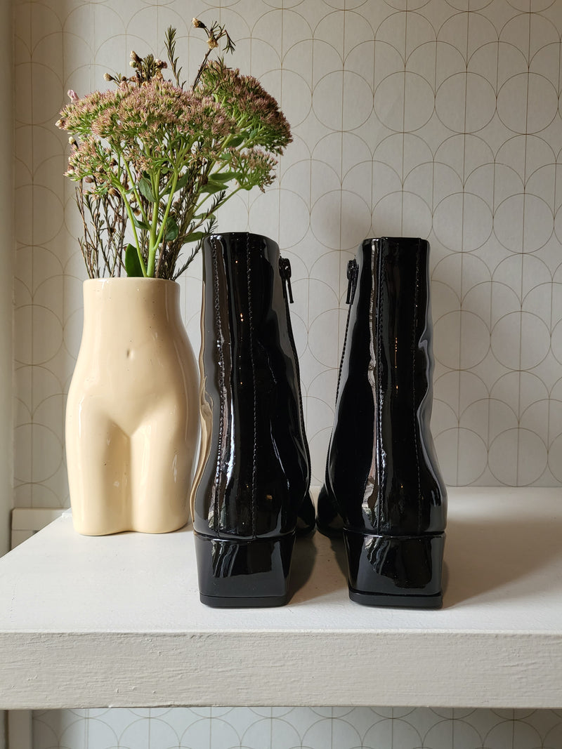 Stivaletto in vernice