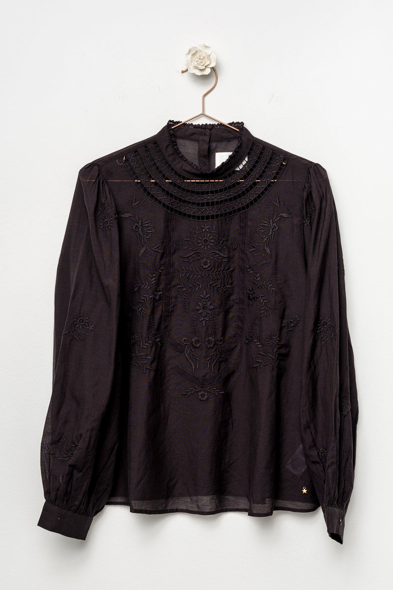 Camicia blusa ricamata