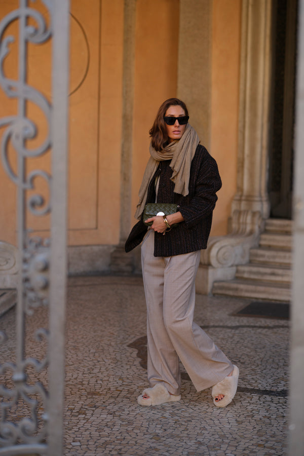 pantalone lungo in fresco di lana