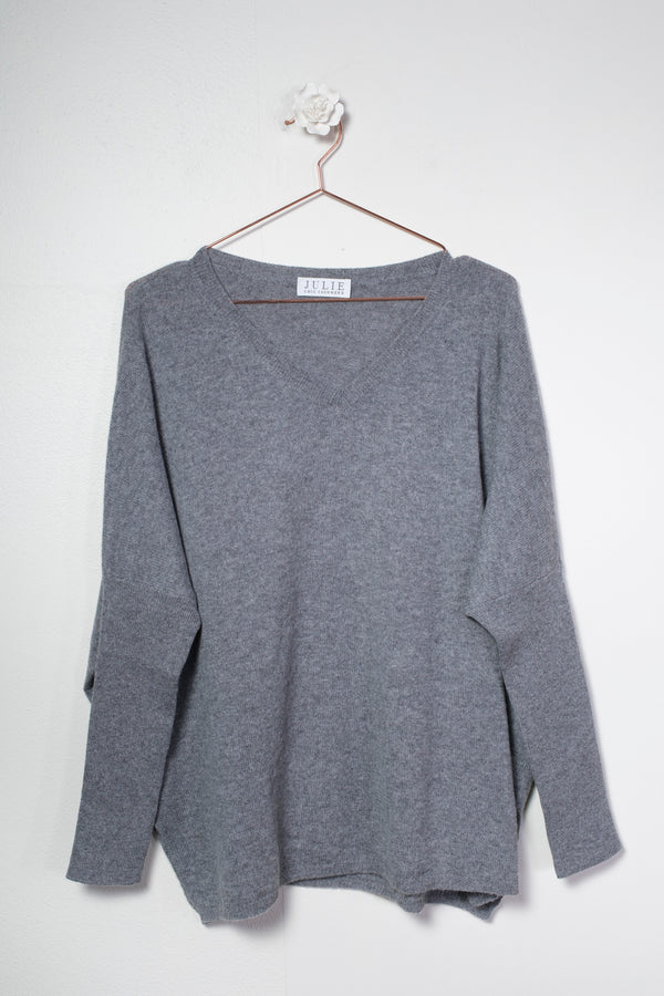 ABI | OVERSIZE V-NECK