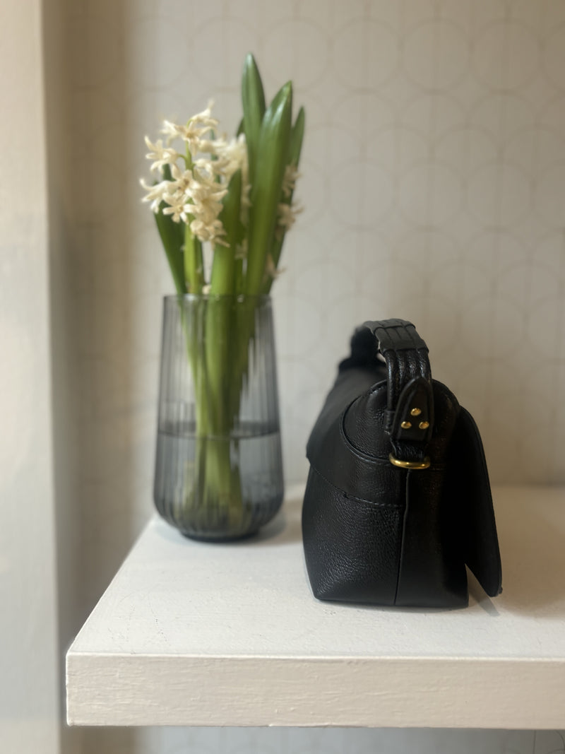 Leather shoulder bag