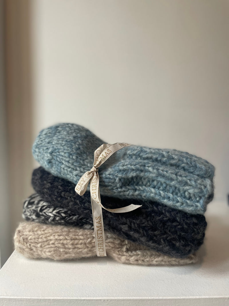 Cappello in Cashmere Realizzato  a Mano