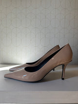 Nude décolleté patent finish