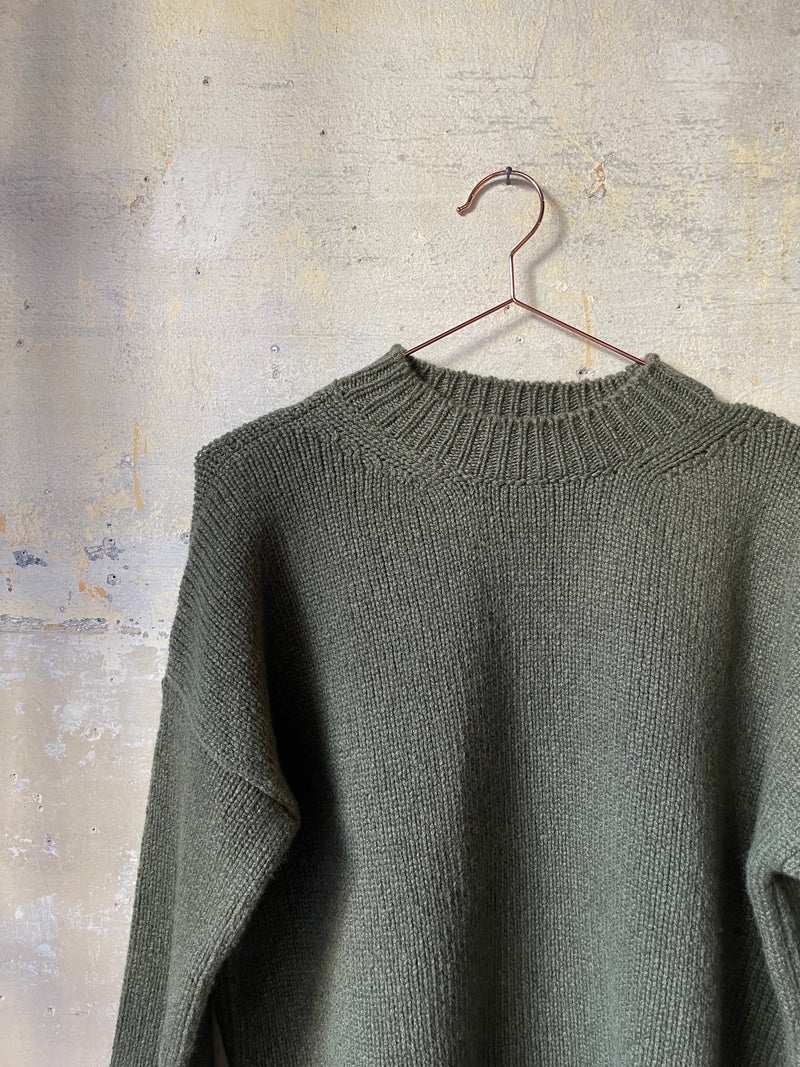 Cashmere round-neck sweater