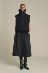 BERMUDA OVER CON PINCES IN LANA NAVY