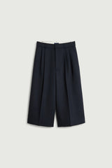 BERMUDA OVER CON PINCES IN LANA NAVY
