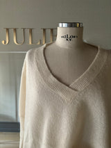 SUIS | V-NECK