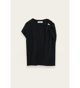 T-shirt nera con nodo dorato