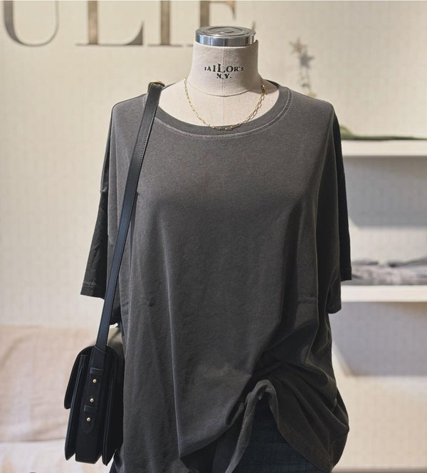 Oversize round neck t-shirt