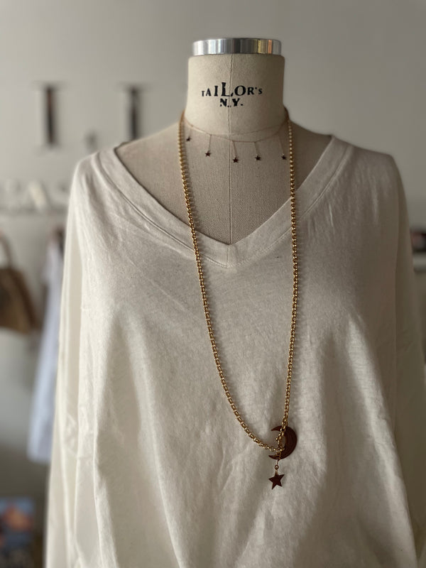 T-shirt scollo a v manica lunga