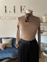Chemise à collier haut