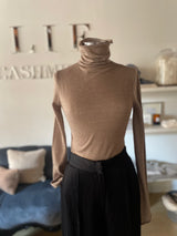 Chemise à collier haut
